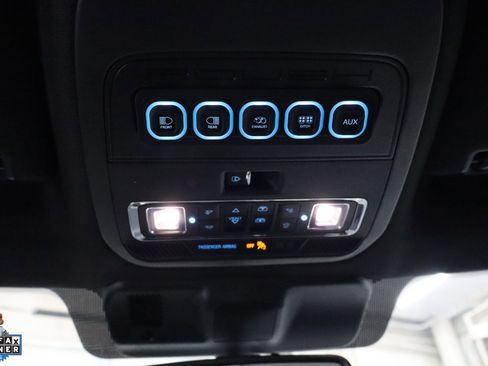Used 2025 Ford F150 Lariat w/ Equipment Group 502A High AWD/4WD image 19