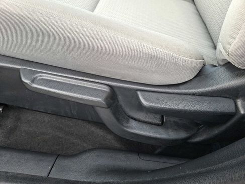 Used 2019 Honda HR-V LX image 14