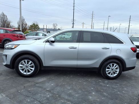 Used 2019 Kia Sorento L image 16