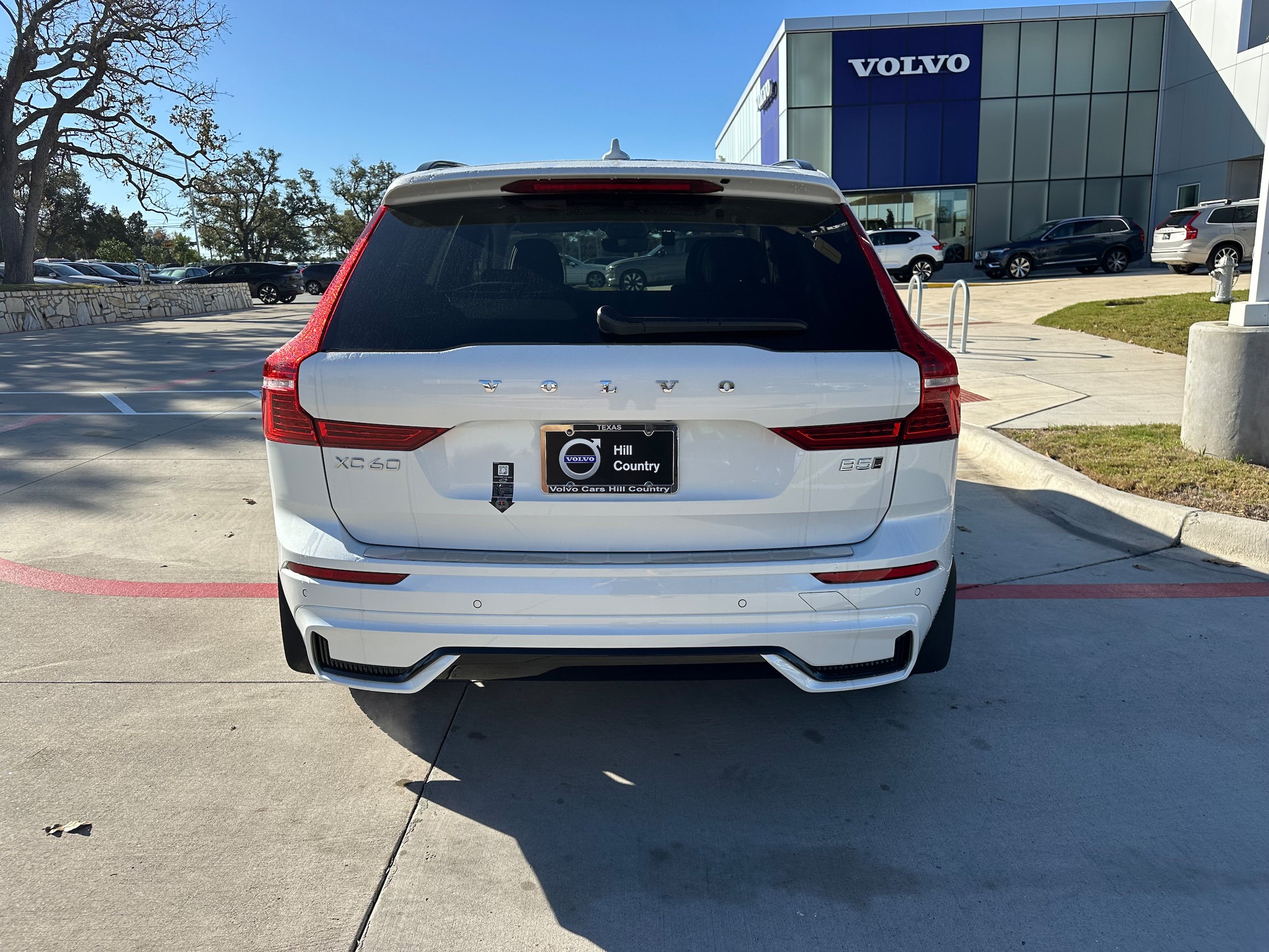 Used 2025 Volvo XC60 B5 Core w/ Protection Package Premier AWD/4WD image 5