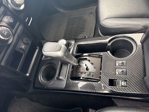 Used 2020 Toyota 4Runner TRD Off-Road Premium image 22