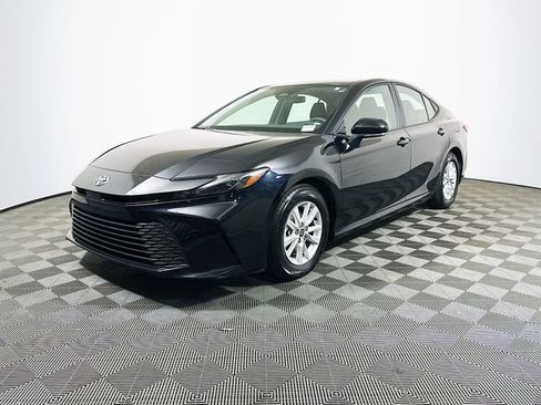 Certified 2025 Toyota Camry LE FWD image 4
