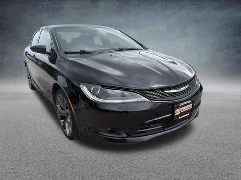 Used 2015 Chrysler 200 S w/ Navigation & Sound Group I FWD image 5