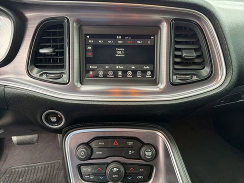 Used 2018 Dodge Challenger SXT RWD image 29
