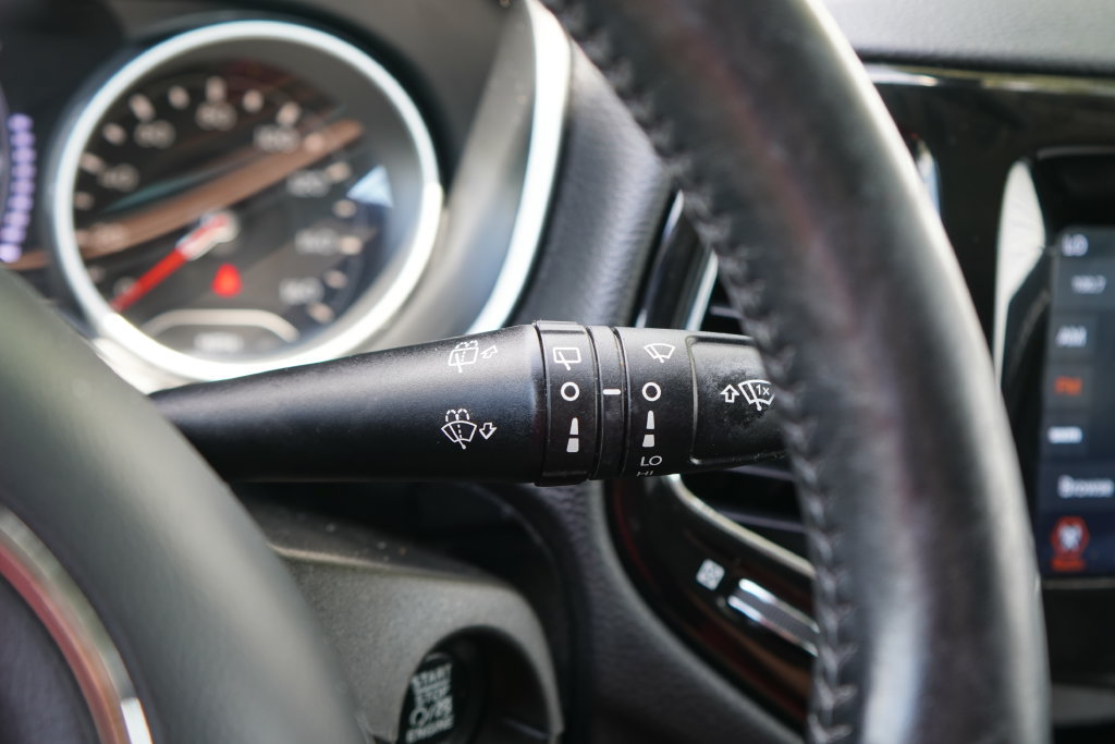 Used 2019 Jeep Compass Latitude AWD/4WD image 16