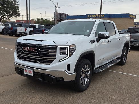 New 2026 GMC Sierra 1500 SLT image 1