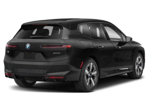 Used 2022 BMW iX xDrive50 w/ Premium Package AWD/4WD image 5