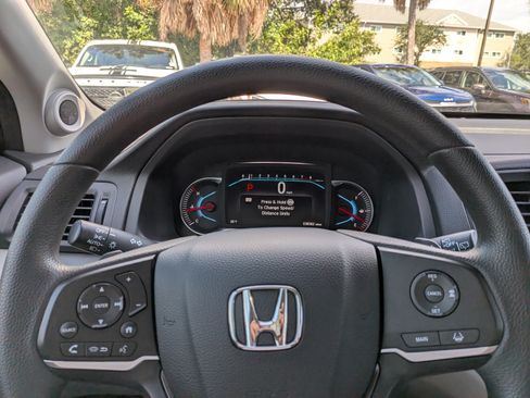 Used 2021 Honda Pilot LX image 25