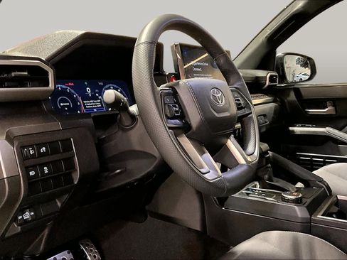 Used 2025 Toyota Tacoma TRD Sport RWD image 18