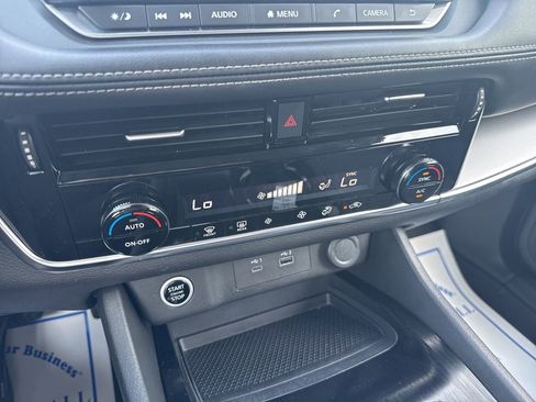 Used 2023 Nissan Rogue SV image 22