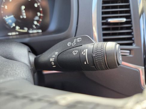 Used 2021 Volvo XC90 T6 Momentum w/ Protection Package Premier image 30