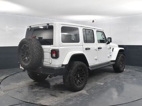Used 2021 Jeep Wrangler Unlimited Sahara w/ Uconnect 4C Nav & Sound Group image 9