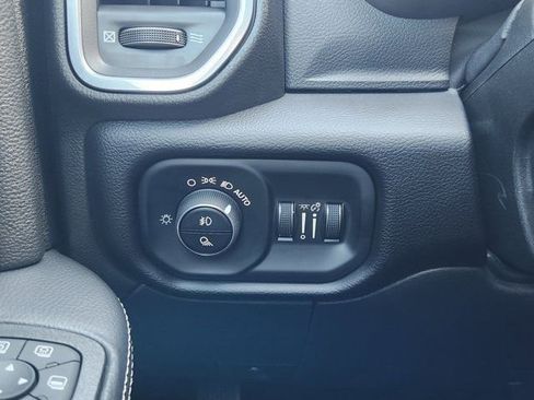 Used 2025 RAM 2500 Laramie w/ Night Edition image 24