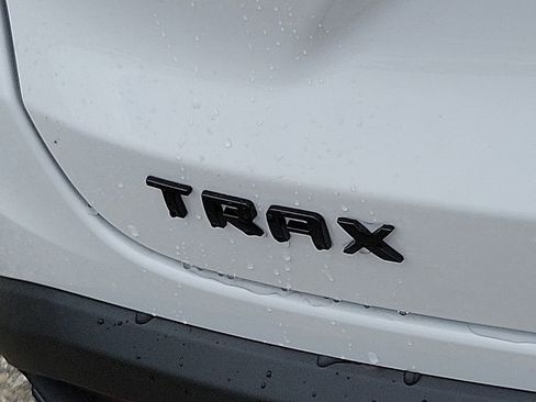 Used 2025 Chevrolet Trax RS image 5