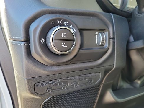 New 2025 Jeep Gladiator Mojave w/ Convenience Group image 23