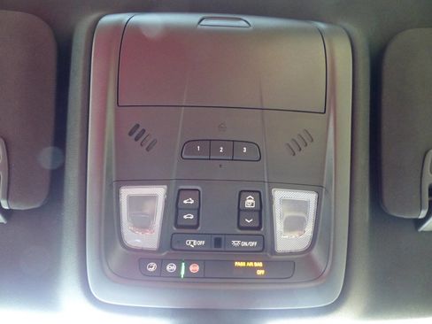 Used 2017 Cadillac XT5 Luxury w/ Driver Awareness Package image 39