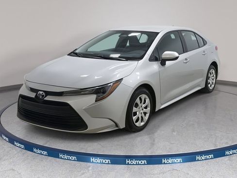 Certified 2025 Toyota Corolla LE image 1