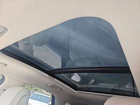 Used 2023 Genesis GV70 2.5T w/ Advanced Package image 31