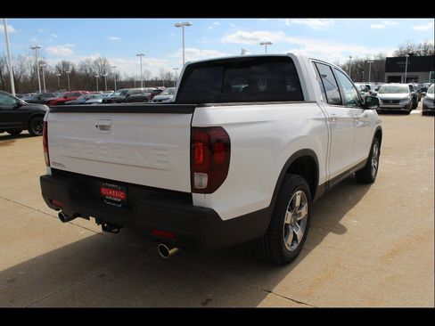 New 2026 Honda Ridgeline Sport image 4