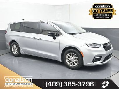 Used 2024 Chrysler Pacifica Touring-L