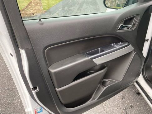 Used 2022 Chevrolet Colorado LT w/ Fleet Safety Package image 12