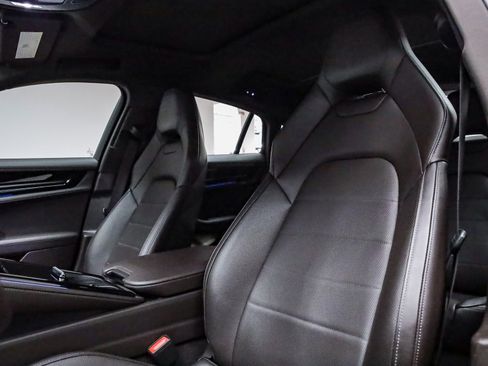 Used 2025 Porsche Panamera image 6