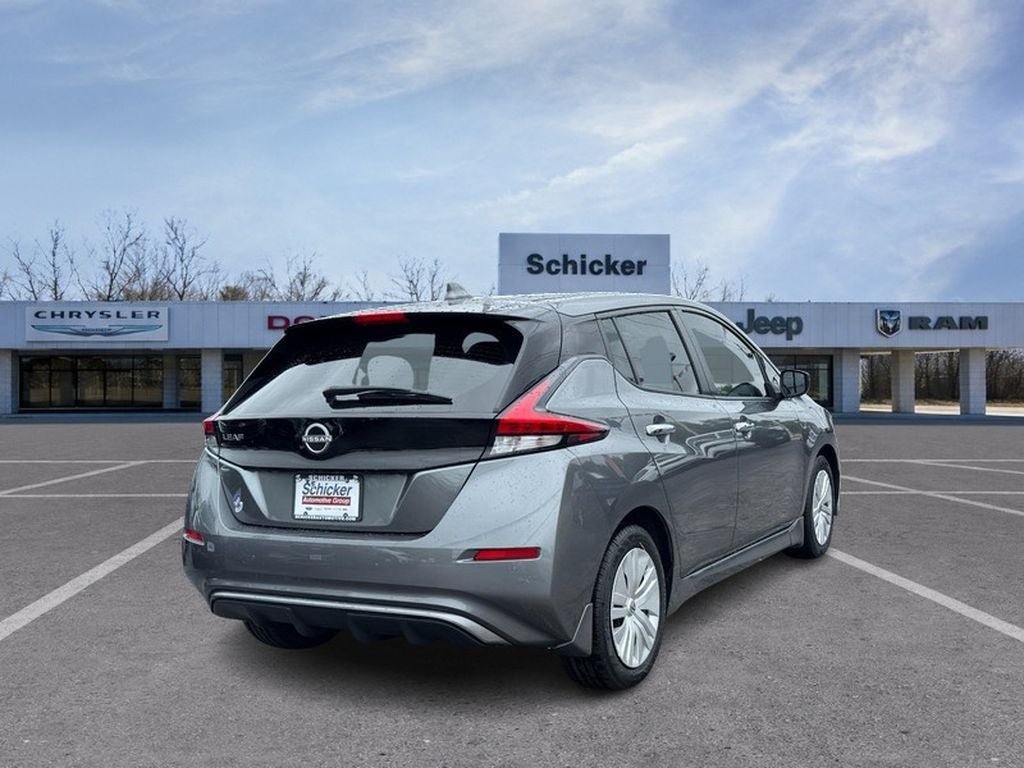 Used 2025 Nissan Leaf S FWD image 3