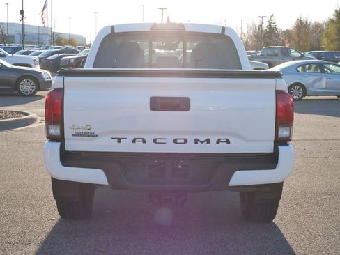 Used 2019 Toyota Tacoma SR image 9