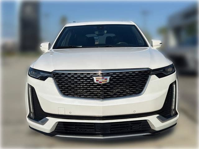 Used 2022 Cadillac XT6 Premium Luxury w/ Technology Package FWD image 2