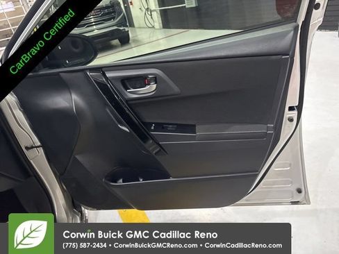 Used 2018 Toyota Corolla iM w/ Carpet Mat Package (TMS) FWD image 33