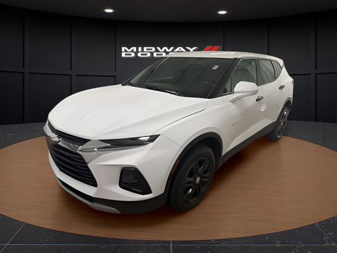 Used 2020 Chevrolet Blazer LT FWD image 2