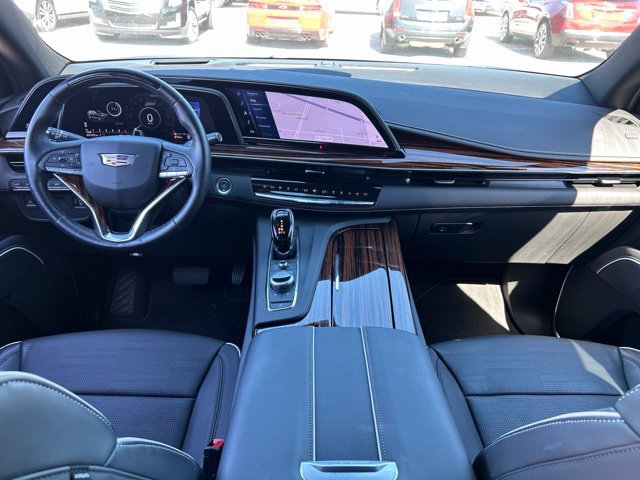 Used 2022 Cadillac Escalade Premium Luxury AWD/4WD image 22