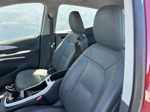 Used 2020 Chevrolet Bolt Premier w/ Infotainment Package FWD image 9