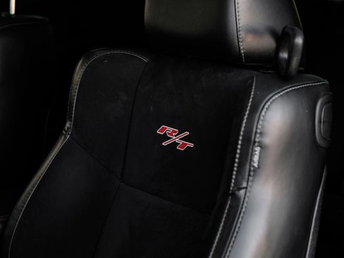 Used 2015 Dodge Challenger R/T Scat Pack w/ Leather Interior Group image 27