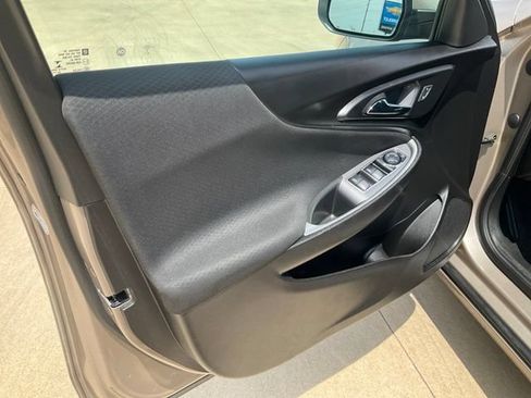 Used 2025 Chevrolet Malibu LT FWD image 5