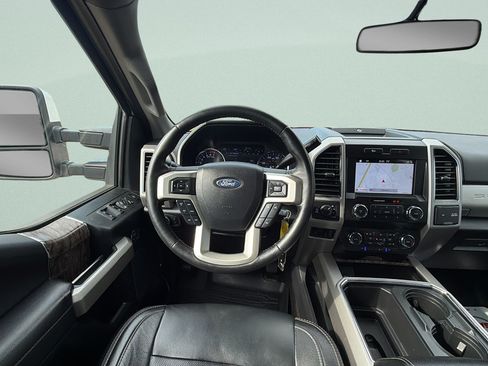 Used 2019 Ford F250 Lariat w/ Lariat Value Package AWD/4WD image 11