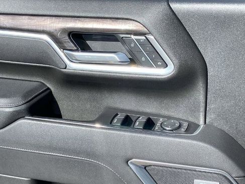 Used 2025 Chevrolet Silverado 2500 LTZ w/ LTZ Convenience Package image 19