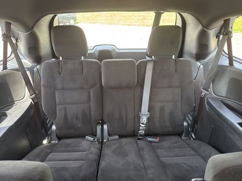 Used 2018 Dodge Grand Caravan SE FWD image 12