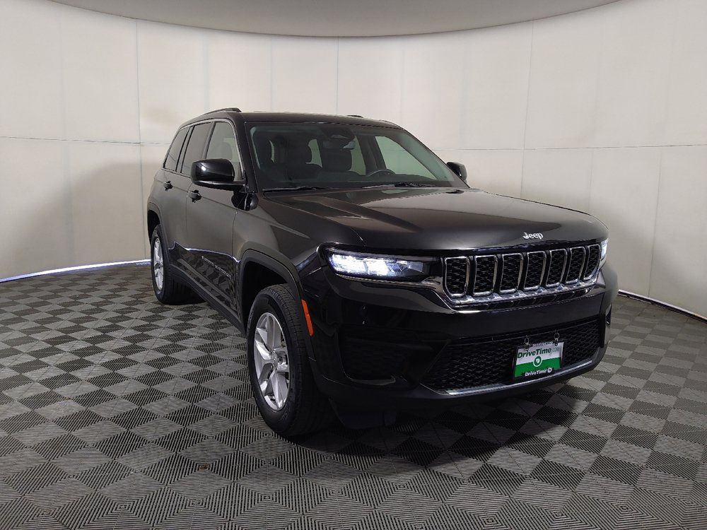 Used 2023 Jeep Grand Cherokee Laredo w/ Luxury Tech Group I AWD/4WD image 14