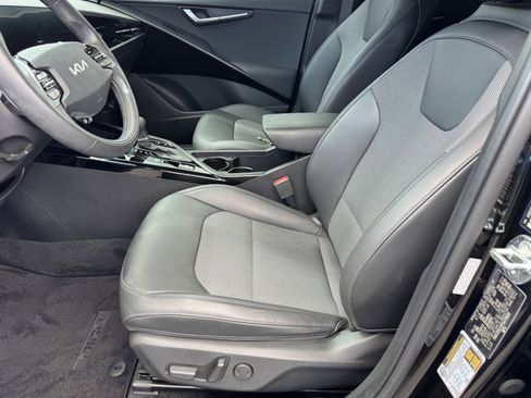 Used 2023 Kia Niro EX image 15