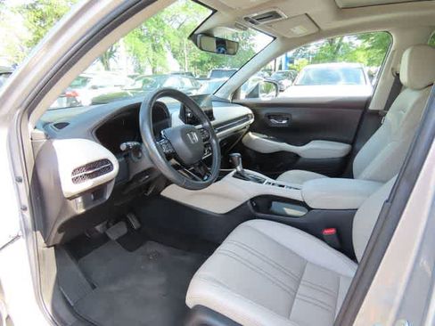 Used 2023 Honda HR-V EX-L image 2