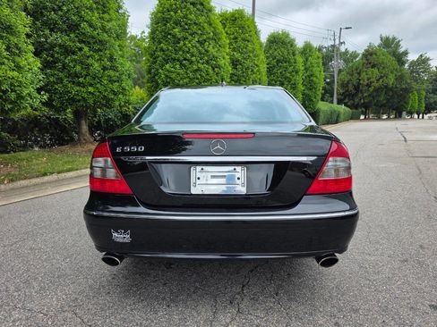 Used 2008 Mercedes-Benz E 550 Sedan image 4