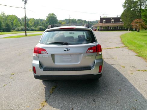 Used 2012 Subaru Outback 2.5i AWD/4WD image 10