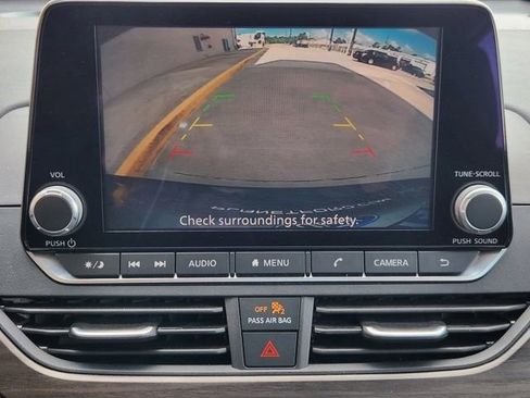 Used 2025 Nissan Altima 2.5 SV FWD image 16