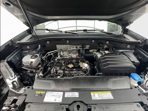 Used 2024 Volkswagen Atlas SE FWD image 17
