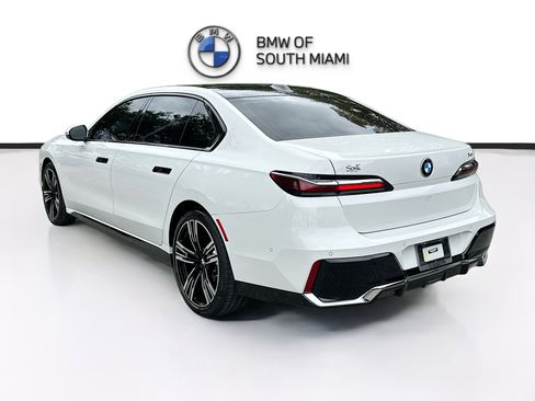 Used 2023 BMW 740i w/ Executive Package image 5