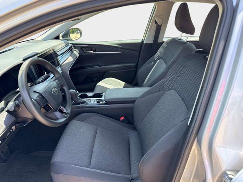 Used 2025 Toyota Camry LE w/ Convenience Package FWD image 19