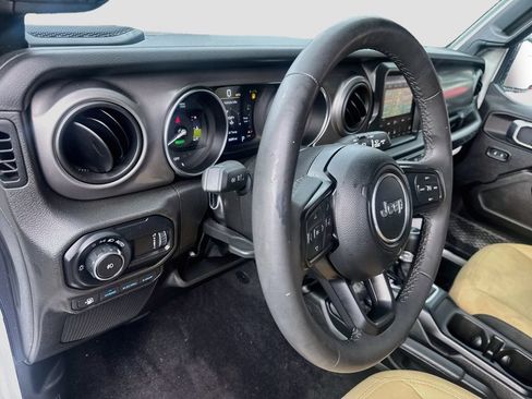 Used 2023 Jeep Wrangler Unlimited w/ Sun & Screen Package AWD/4WD image 10
