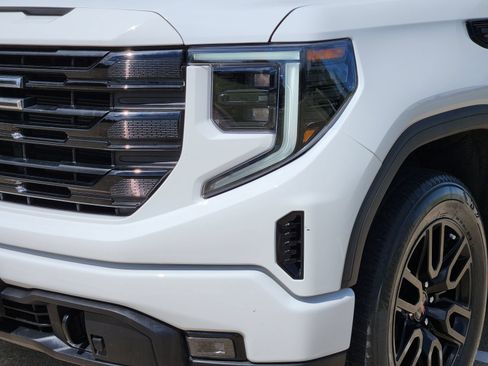 Used 2025 GMC Sierra 1500 Elevation AWD/4WD image 10