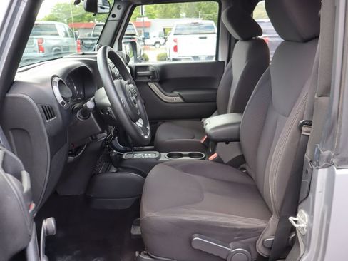 Used 2014 Jeep Wrangler Sport AWD/4WD image 4
